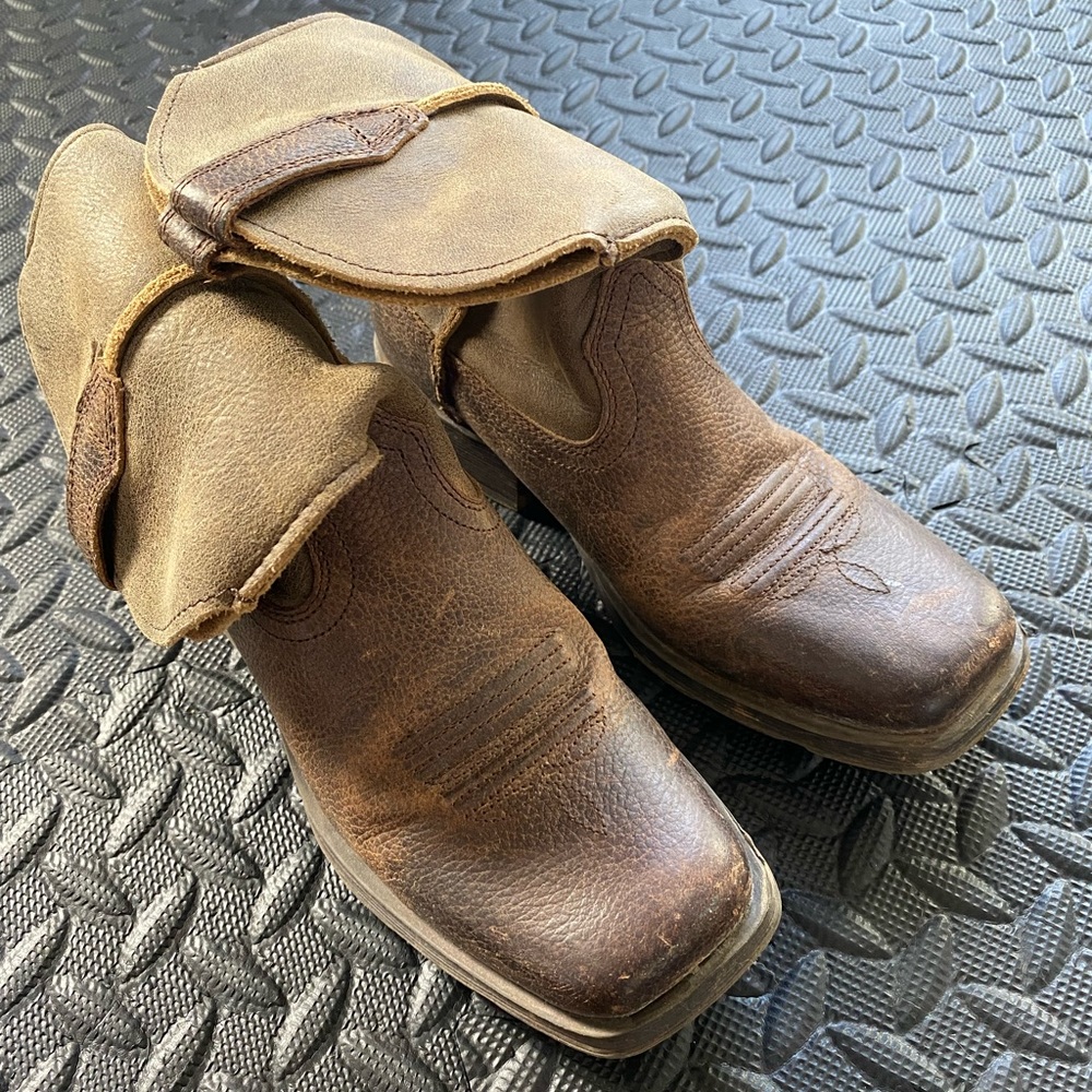Handsome ARIAT kids rambler boots that are just awesome.